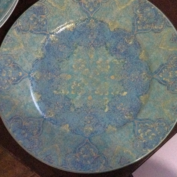 2 dinner plates 1 salad plate - Picture 2 of 3